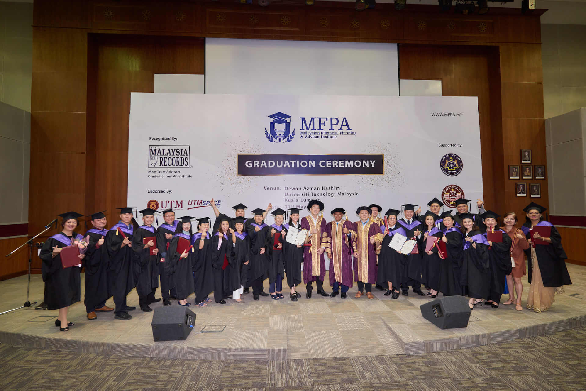 graduation_ceremony_12